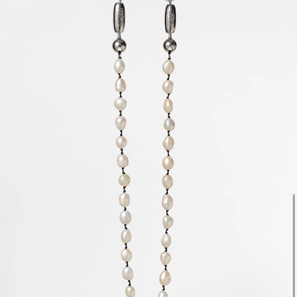 OSSA New York IPhone Case and Pearl Strap